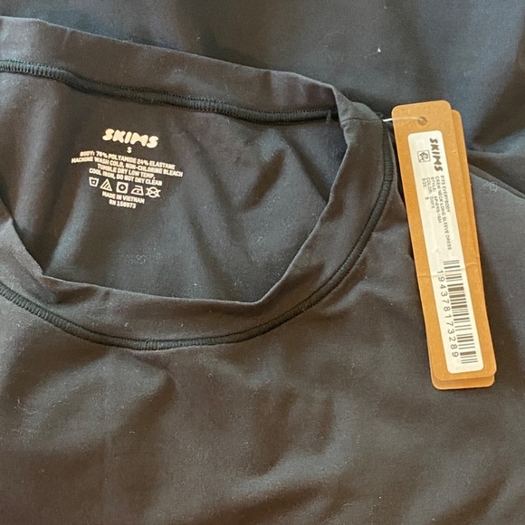 New! SKIMS Fits Everybody Crew Neck Long Sleeve Dress/Onyx nwt 33458 - Picture 7 of 8